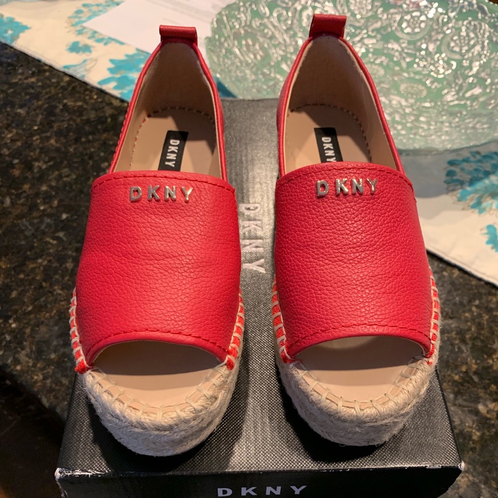 DKNY Platform Espandrille